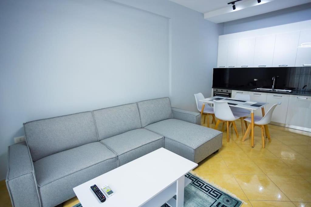 Apartment In Vlore Kejvi Εξωτερικό φωτογραφία
